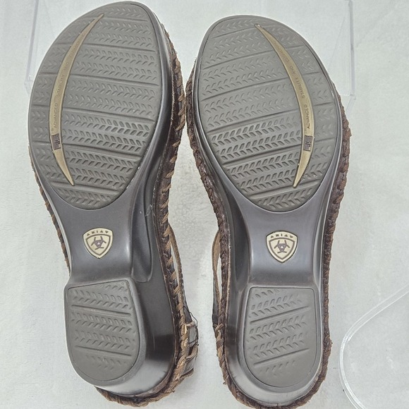 Ariat Shalimar Women's Size 8B Wedge‎ Sandals Brown T strap Western Ankle Strap - Picture 9 of 9